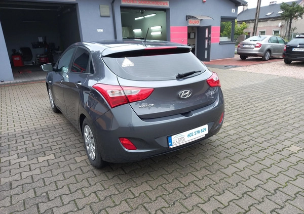 Hyundai I30 cena 42600 przebieg: 143900, rok produkcji 2015 z Pabianice małe 191